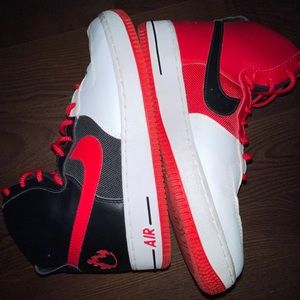 Nike airforce ones high LV8